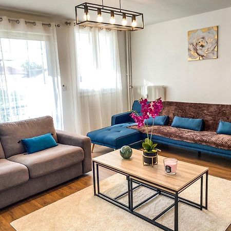 Апартаменты T3 Moderne Avec Balcon Terrasse Et Parking Gratuit Ньор Экстерьер фото