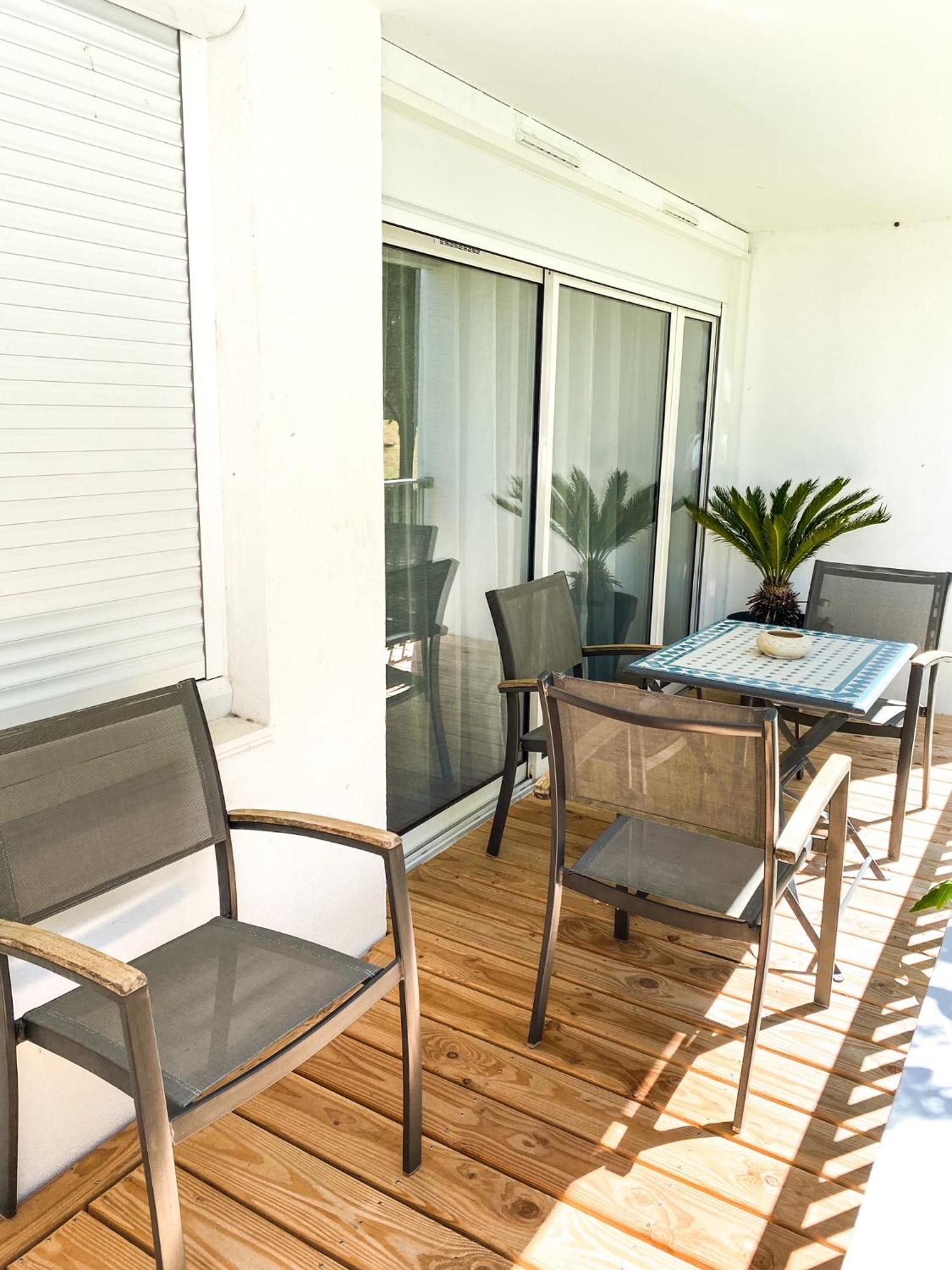 Апартаменты T3 Moderne Avec Balcon Terrasse Et Parking Gratuit Ньор Экстерьер фото
